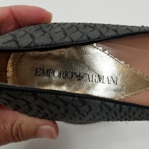 Emporio Armani Gray Snake Textured Leather Pumps Size 38.5 / 8. - Picture 4 of 8